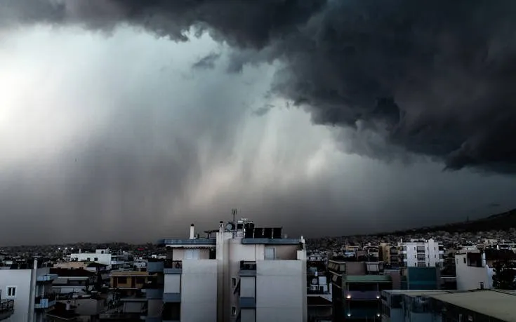 Συνεχίζεται η κακοκαιρία - O Ξενοφών σαρώνει τη χώρα