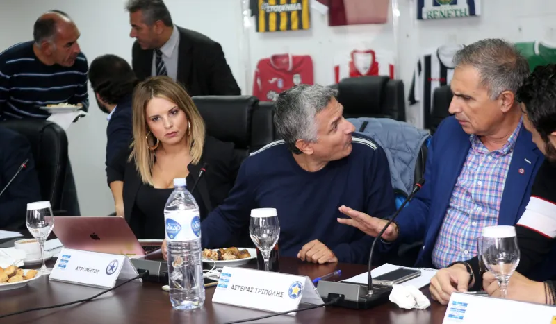 Δ.Σ. Super League: Πιάστηκαν στα χέρια οι Σπανός και Κολοκυθάς!
