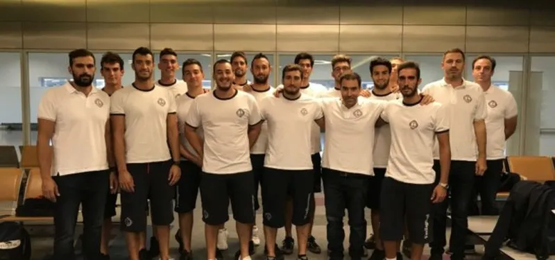 Η μάχη της Βουλιαγμένης με το... θηρίο!