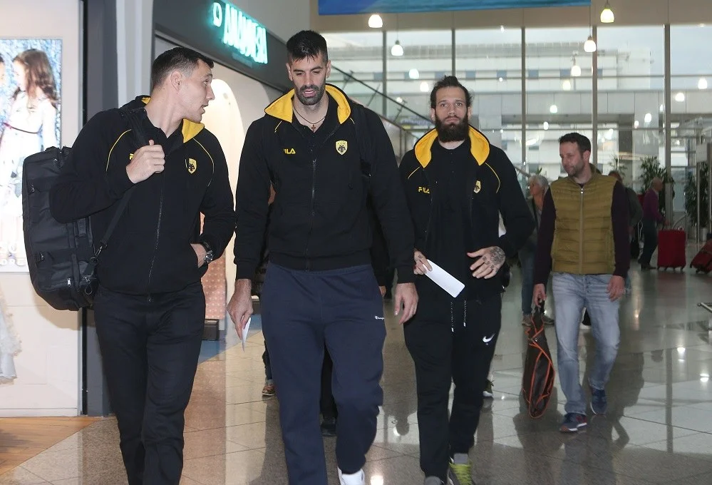 Αναχώρησε για την Τσεχία η ΑΕΚ (pics)