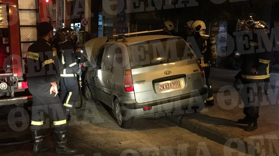 Επίθεση με μολότοφ στο Α.Τ. Ομόνοιας,  τέσσερις αστυνομικοί τραυματίες