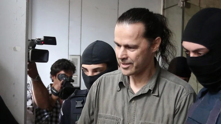 Σάββας Ξηρός: Αν είχα κάνει καριέρα και είχα λεφτά, θα είχα άλλη αντιμετώπιση