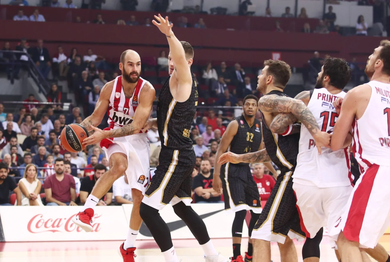 Ολυμπιακός-Αρμάνι 75-99: Παράδοση άνευ όρων