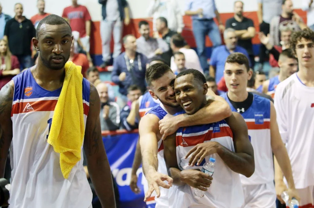 Πανιώνιος - Αρης 70-66: Πρώτη νίκη για τους «κυανέρυθρους»