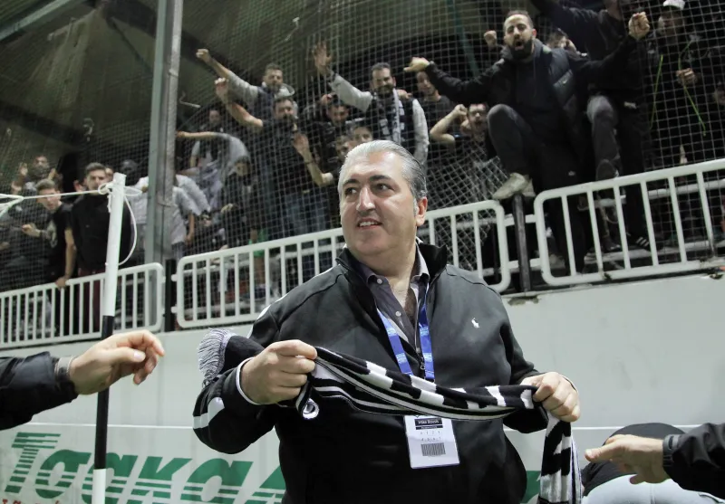 Μπούσης: «Η γιαγιά μου έβαλε το χέρι της»