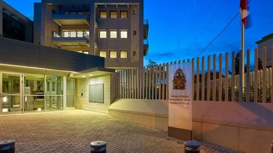 Kλειστή σήμερα η πρεσβεία του Καναδά - Ειρωνείες από Ρουβίκωνα