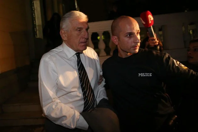 Το #free_papantoniou έριξε το Τούιτερ (pics)