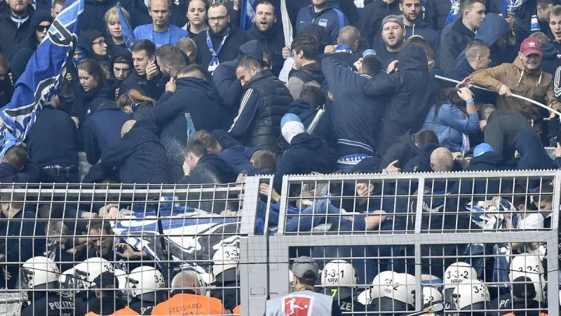 Επεισόδια οπαδών της Χέρτα με αστυνομικούς (pics, vid)