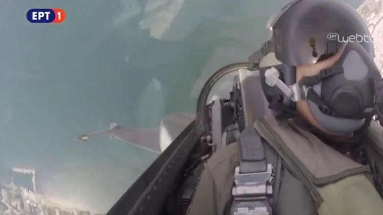 Το μήνυμα του πιλότου του F16 στη Θεσσαλονίκη: Καλημέρα Μακεδονία! Ας ατενίσουμε το μέλλον με αισιοδοξία και ελπίδα