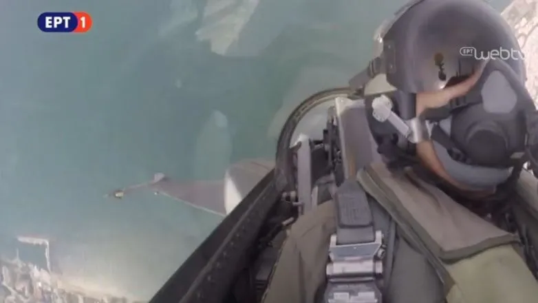 Το μήνυμα του πιλότου του F16 στη Θεσσαλονίκη: Καλημέρα Μακεδονία! Ας ατενίσουμε το μέλλον με αισιοδοξία και ελπίδα