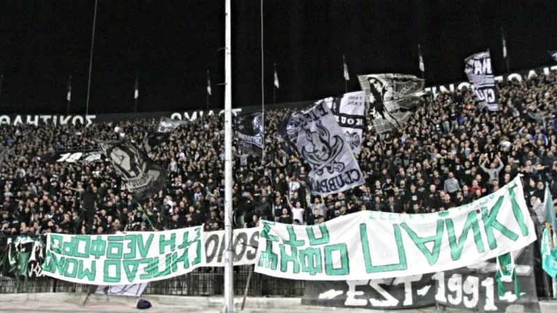 Το πανό του... «Παναθηναϊκού Κινήματος» στην Τούμπα