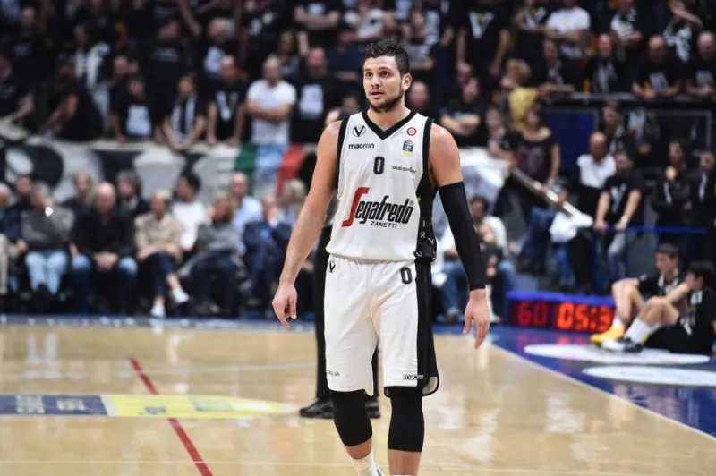 Στην Εστουδιάντες ο Τζεντίλε!