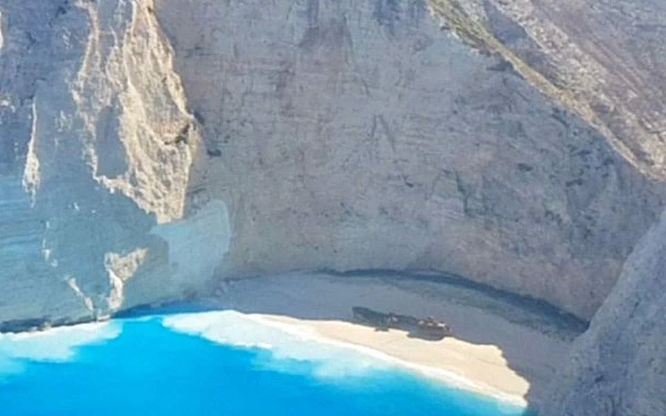 Άλλαξε το τοπίο στο «Ναυάγιο» μετά το σεισμό στη Ζάκυνθο (vid)