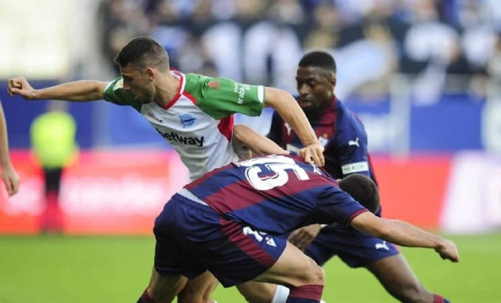 Εϊμπάρ-Αλαβές 2-1: Ο Ντιόπ έδωσε τη λύση στις καθυστερήσεις