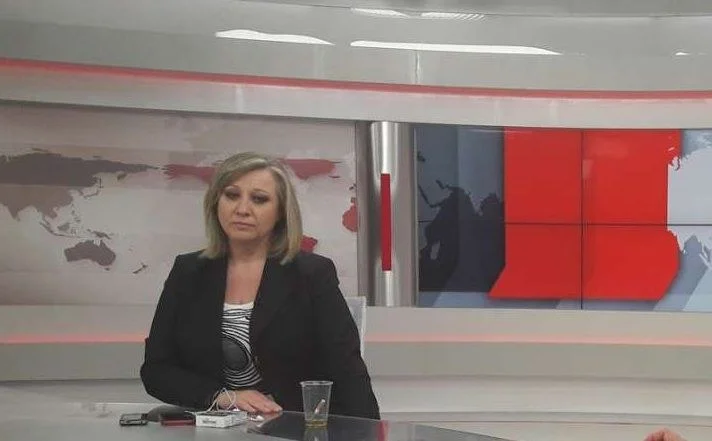 Τρομακτικό τροχαίο για τη ρεπόρτερ Ηρώ Καριοφύλλη  - Ένα δέντρο της έσωσε τη ζωή...