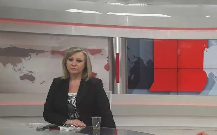 Τρομακτικό τροχαίο για τη ρεπόρτερ Ηρώ Καριοφύλλη  - Ένα δέντρο της έσωσε τη ζωή...