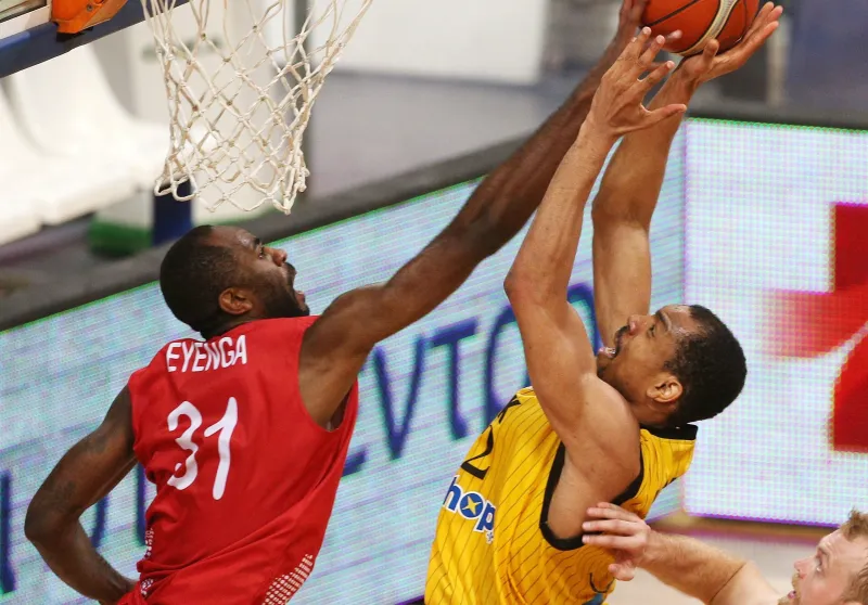 AEK-Φουενλαμπράδα 78-71: «Καρέ» νικών η «Ένωση»