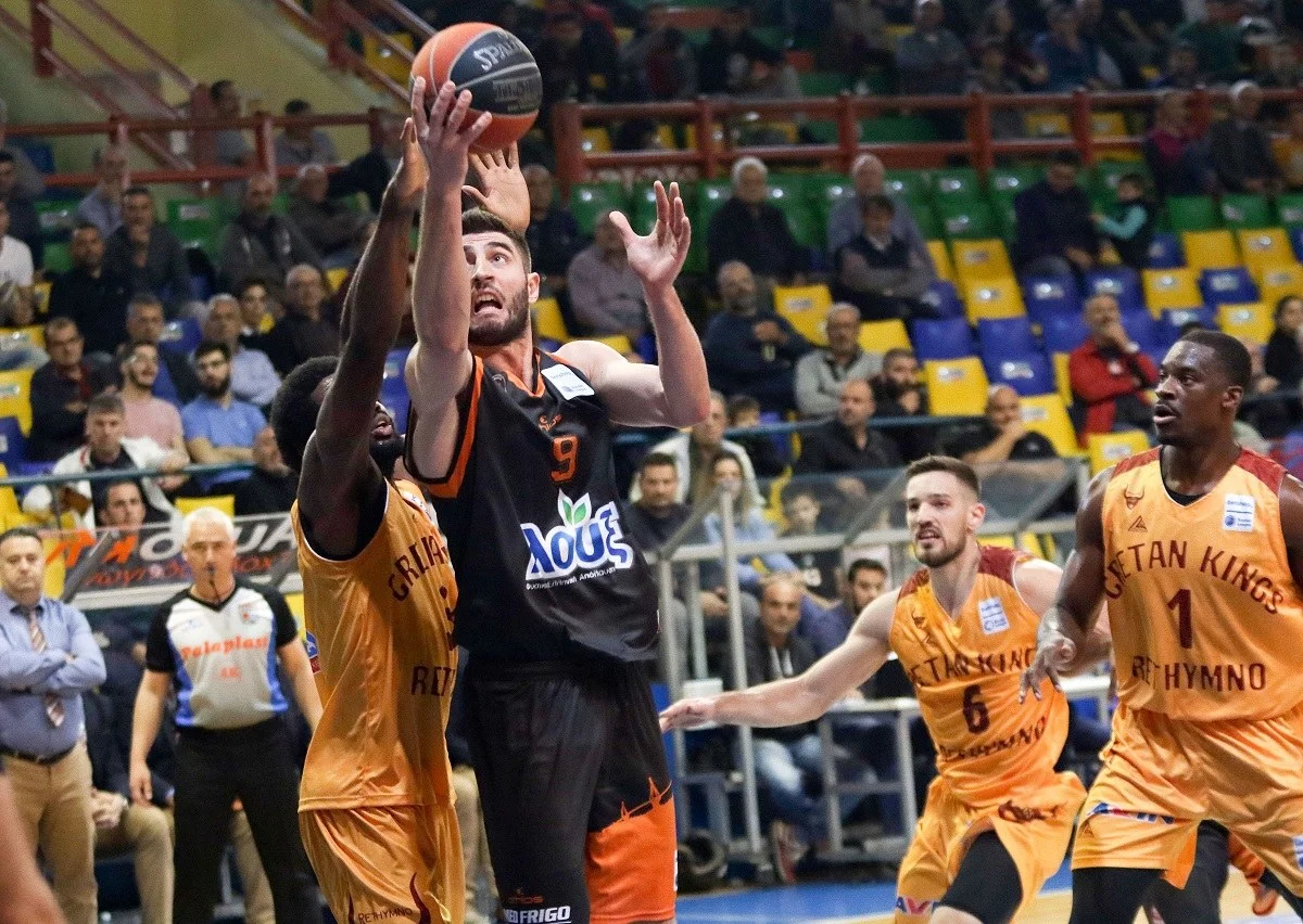Ρέθυμνο - Προμηθέας 72-73: Δια πυρός και σιδήρου