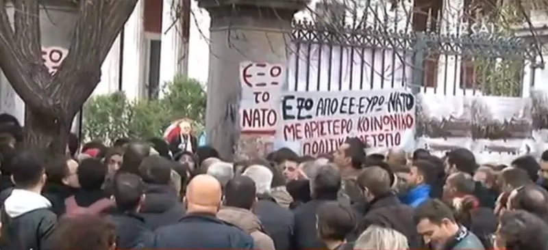 Στελέχη του ΣΥΡΙΖΑ προπηλακίστηκαν στο Πολυτεχνείο (vid)