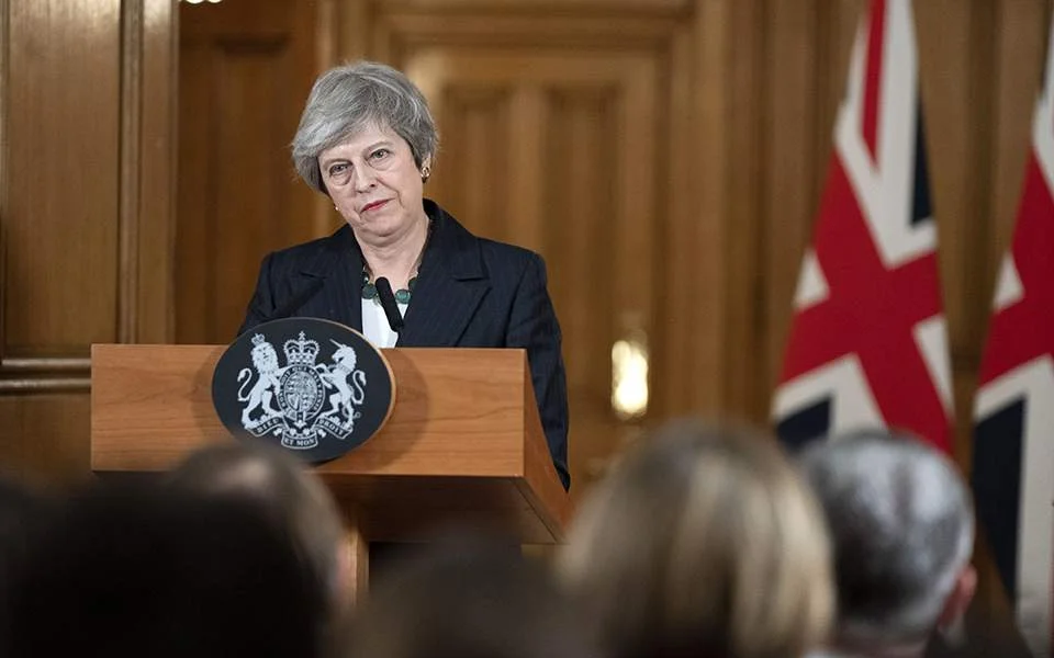 Telegraph: Την αντικατάσταση της Μέι ζητεί το βορειοϊρλανδικό κόμμα