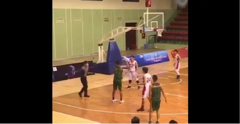 Αγώνας μπάσκετ έγινε... Βιετνάμ! (vid)