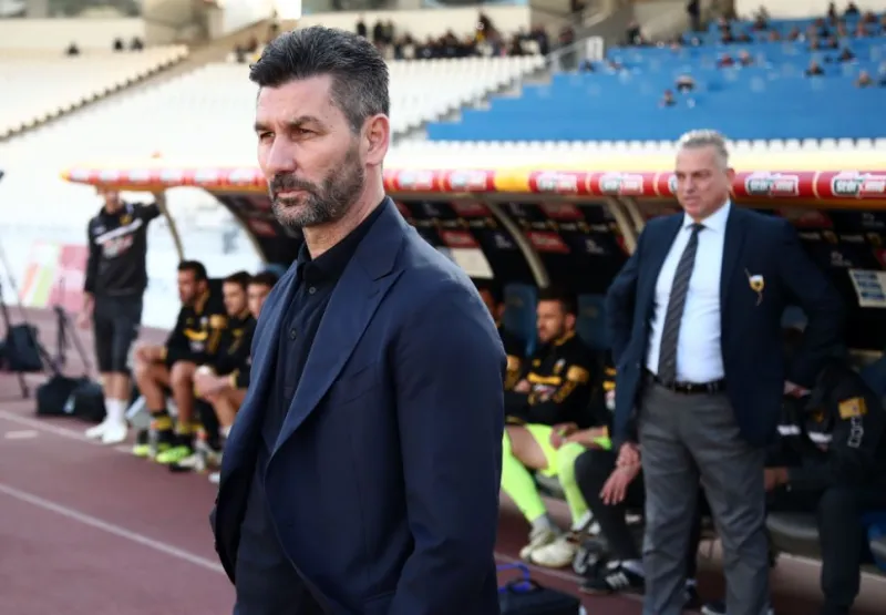 Ουζουνίδης: Έξαλλος με τους παίκτες και προανήγγειλε εκκαθαρίσεις