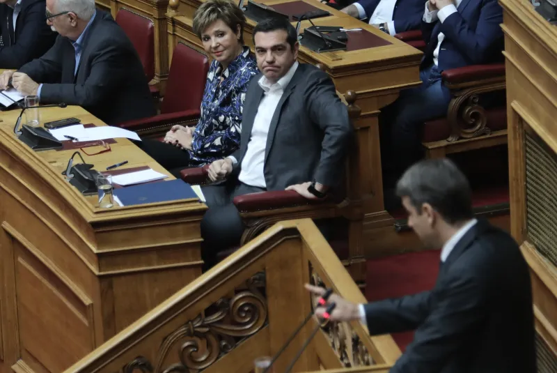 Τσίπρας και Μητσοτάκης «έριξαν» το Twitter