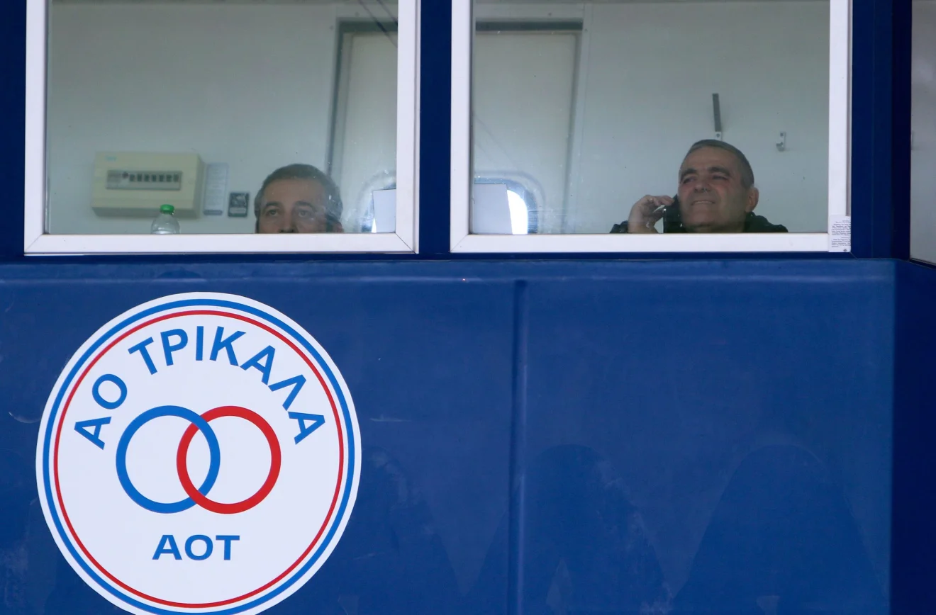 Τρίκαλα: Αποδοκιμασίες σε διοίκηση και στελέχη