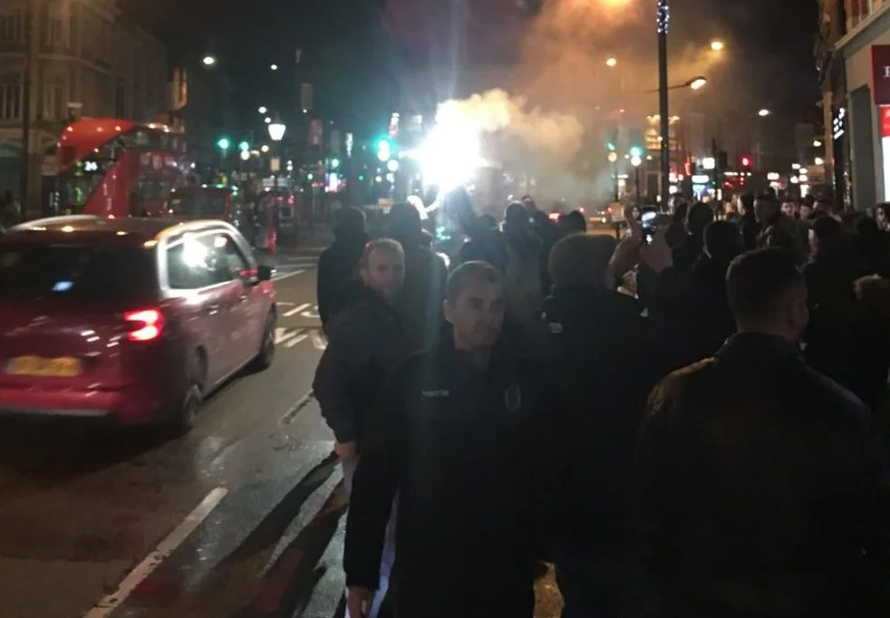 Τσέλσι-ΠΑΟΚ: Τρελό πάρτι των οπαδών στο Λονδίνο! (vids)