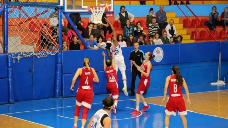 Χατάι - Ολυμπιακός 71-55: Ανταγωνιστικός μόνο για 10 λεπτά