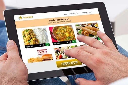 Παραγγέλνεις φαγητό online; Δες τι λέει αυτό για την ψυχολογία σου