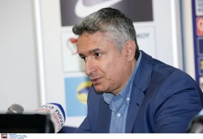 Σπανός: «Εμείς παίζουμε με σφεντόνες και οι άλλοι με μυδράλια»