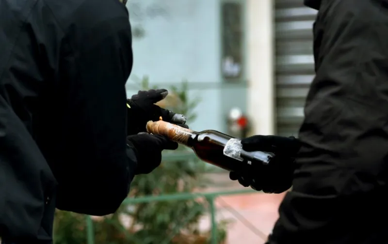Επίθεση με μολότοφ σε σύνδεσμο του Ολυμπιακού στον Ασπρόπυργο!