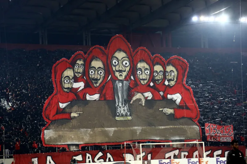 Ολυμπιακός - Μίλαν: Το κορεό α λα "Casa de Papel" (pics)