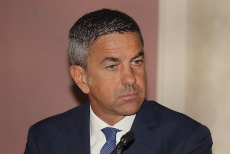 Κοστακούρτα: «Ανεπίτρεπτο»