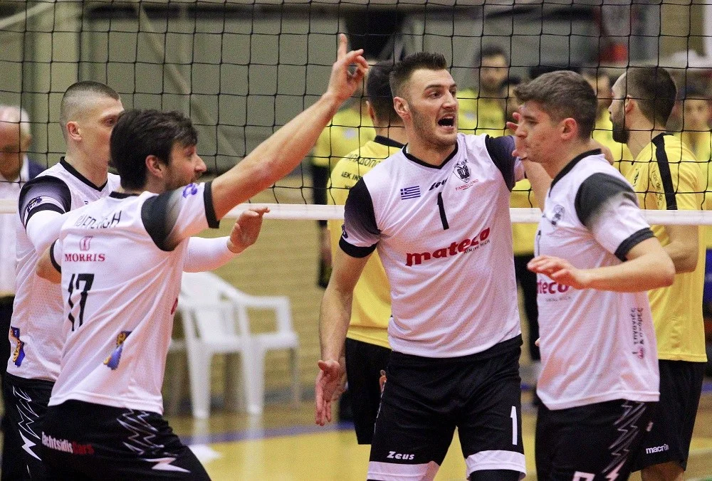 Volley League: Ο ΠΑΟΚ… μετέφερε τους μπελάδες στην ΑΕΚ