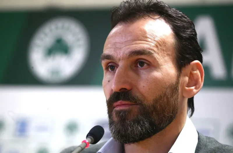 Νίκος Νταμπίζας: «Καμία επαφή για Μαυροπάνο και Μπακασέτα»