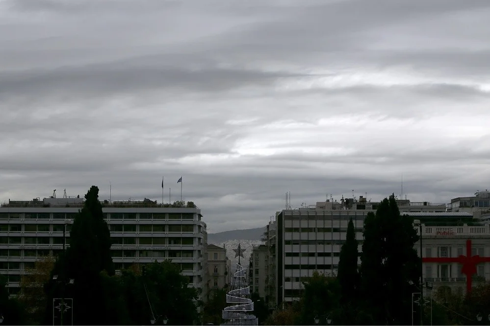 Καιρός: Μικρή πτώση της θερμοκρασίας σήμερα -Βροχές και καταιγίδες