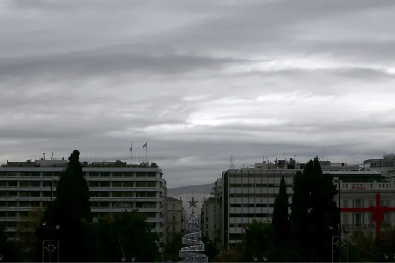 Καιρός: Μικρή πτώση της θερμοκρασίας σήμερα -Βροχές και καταιγίδες