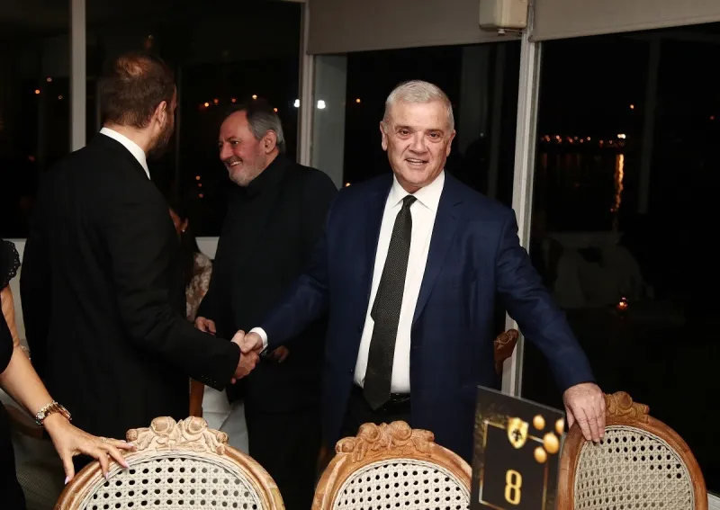 Μελισσανίδης: «Ποδαρικό» στα Σπάτα