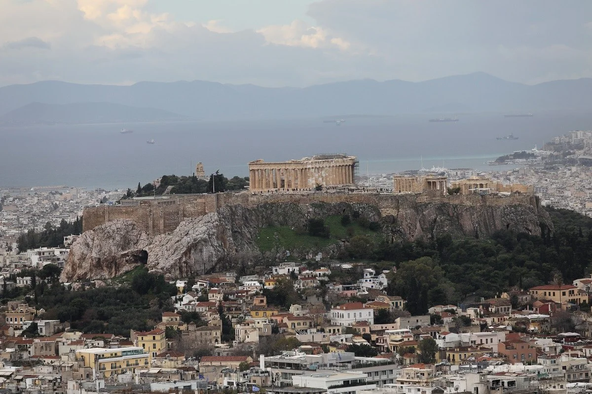 Νεκρός άνδρας μετά από πτώση στην Ακρόπολη