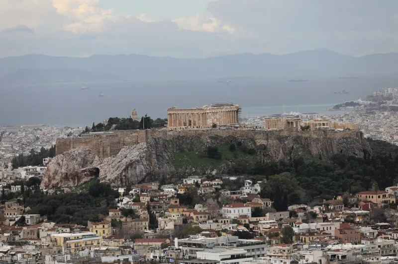 Νεκρός άνδρας μετά από πτώση στην Ακρόπολη