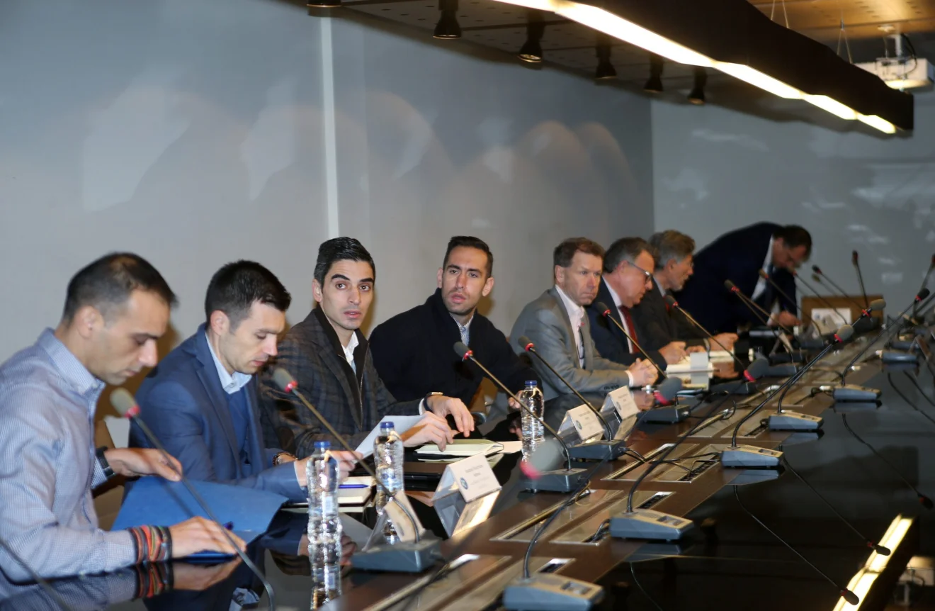 Super League: Άρση της αποχής, με Έλληνες διαιτητές τα ματς
