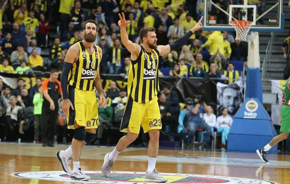 Euroleague: Ανίκητη η Φενέρ, ζορίστηκε η ΤΣΣΚΑ (vids)