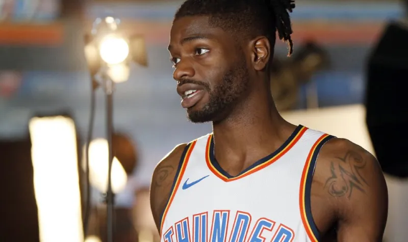 NBA: Άσχημη πτώση στο παρκέ ο Νέρλενς Νοέλ (vid)