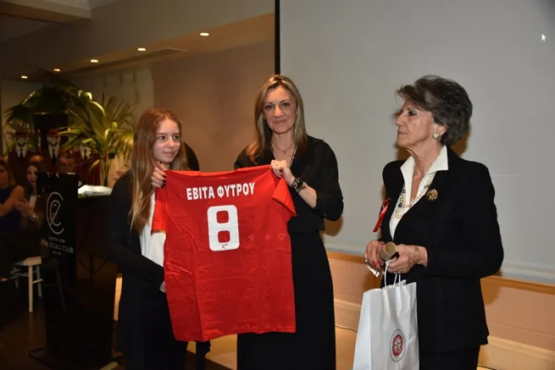 ΖΑΟΝ: Συγκίνηση με την φανέλα της Φύτρου (pic)