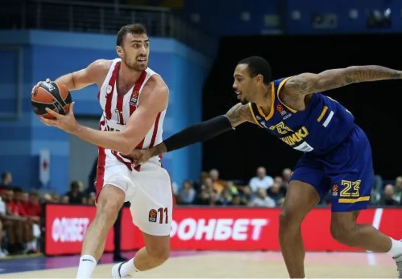 Euroleague: Με μπροστάρη τον Μιλουτίνοφ ο Ολυμπιακός