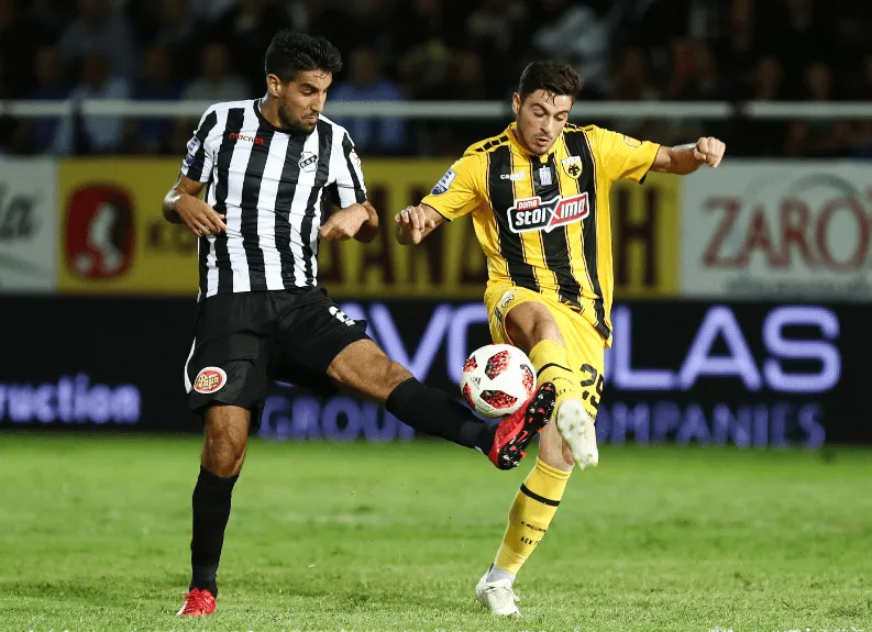 AEK: Στα «πιτ» ο Γαλανόπουλος, μέσα ο Μπακάκης
