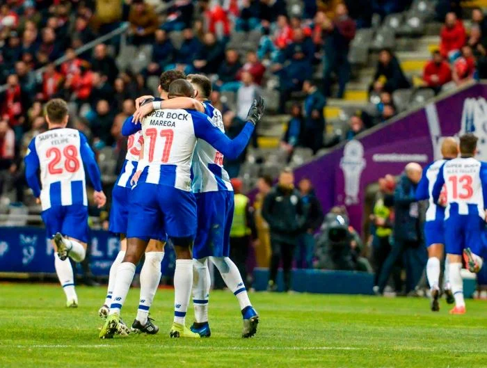 Μπενφίκα - Πόρτο 1-3: Πλήγωσαν τον Σάμαρη οι «δράκοι» (vid)