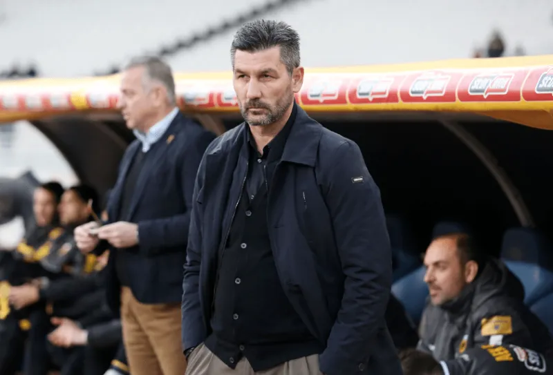 Ουζουνίδης: «Να σταματήσει να αγχώνεται ο Μπογέ»